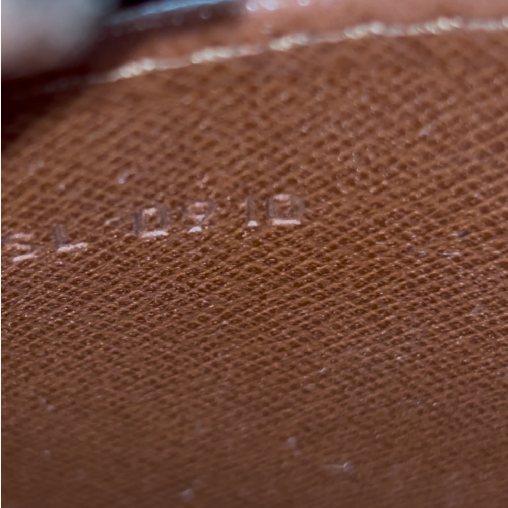 Louis Vuitton Cartouchiere MM - Picture 12 of 13
